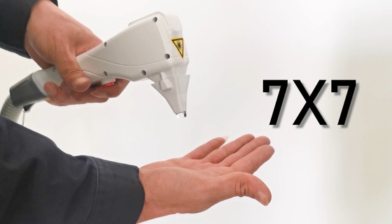 Dispositivo di depilazione laser portatile 810nm macchina permanente di depilazione per donna