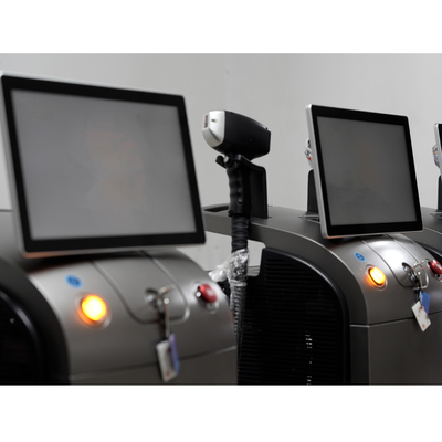 Quattro lunghezze d'onda Macchina di bellezza multifunzione 2400W Laser depilazione