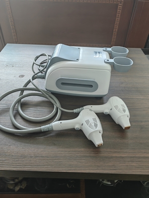 3.5 pollici Color Touch Screen 808nm Diodo Laser Depilation Machine per il trattamento dei saloni di parrucchiere