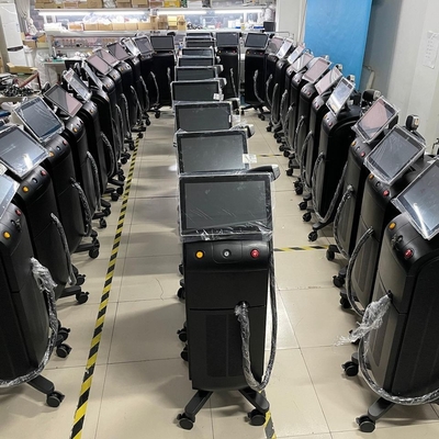 3 lunghezza d'onda Laser depilazione macchina 808nm 1064nm 755nm per le donne bellezza permanente